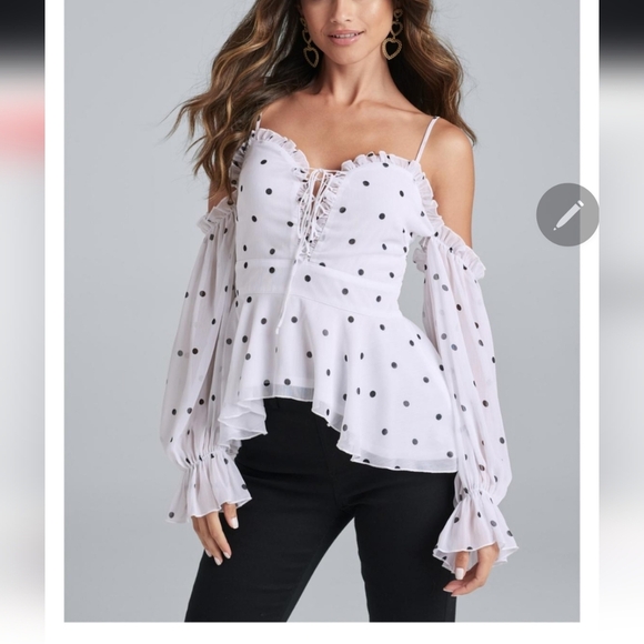 🍂🍁NWOT VENUS POLKA DOT COLD SHOULDER TOP White & Black Top SIZE 20 - Picture 2 of 7